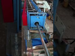 Produziere Gleitbahnen für Aluminium-Zuführbalkenprofile