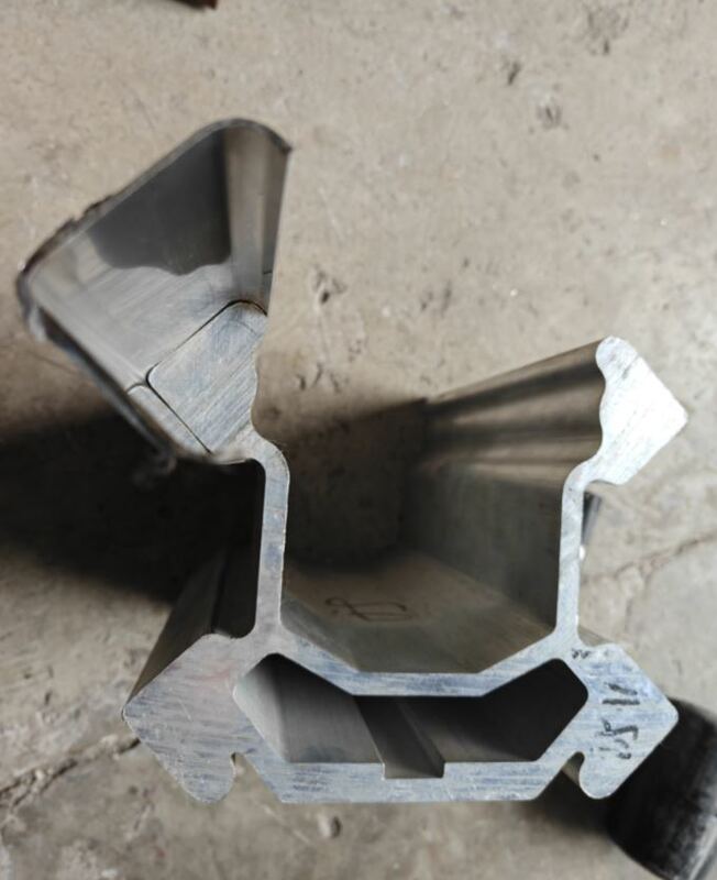 7005 Aluminiumlegierung 4800MM Länge Aluminium extrudiertes Profil für hydraulischen Felsbohrgerät Vorschubträger